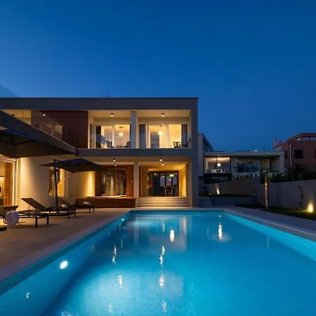 Beautiful Mary Lou Villa